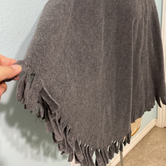 Cover Me Ponchos/shrugs size S - Picture 2 of 8
